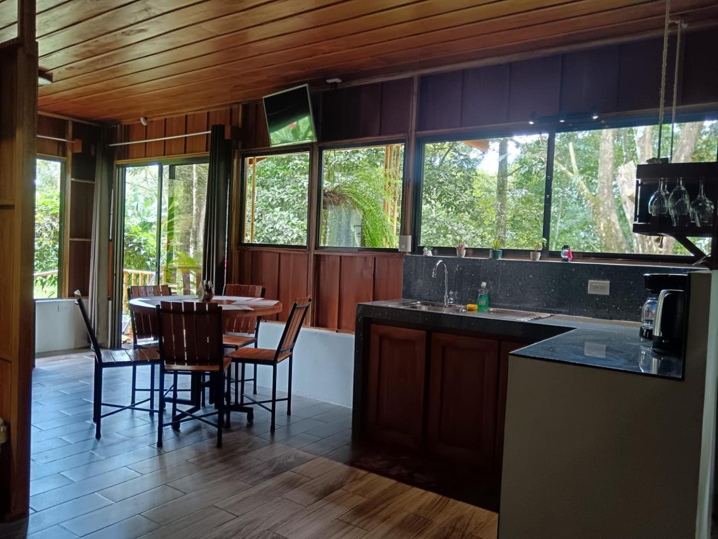 Gambas Lodge La Fortuna Exteriér fotografie